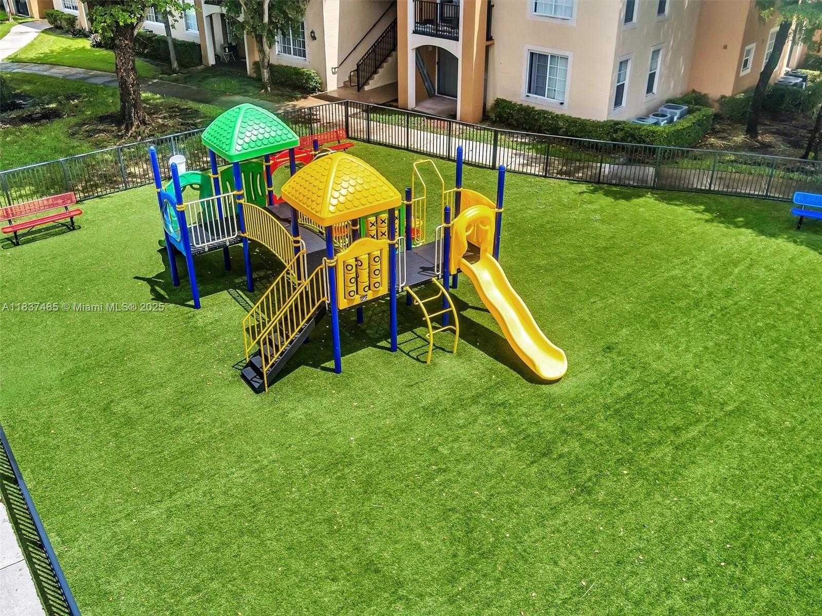 Small Image of 2071 RENAISSANCE BLVD #303, Miramar Number 39