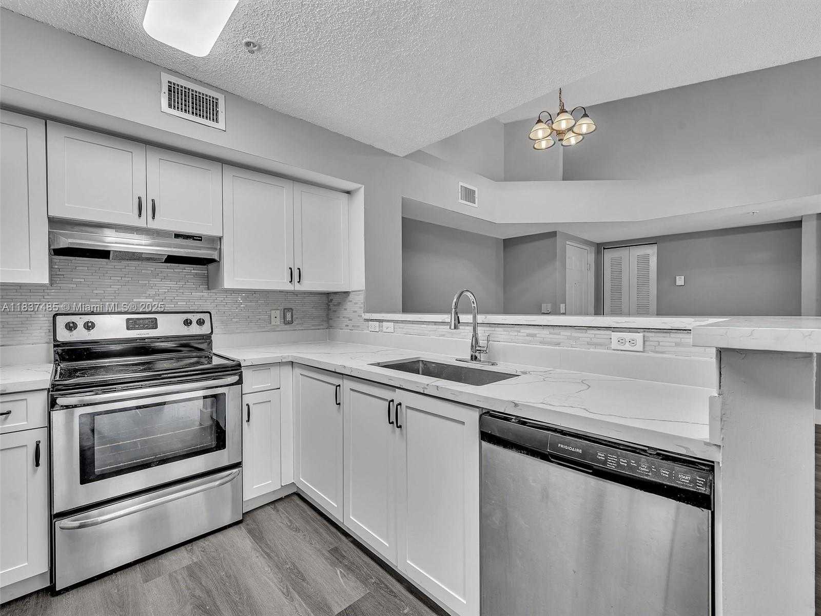 Small Image of 2071 RENAISSANCE BLVD #303, Miramar Number 4