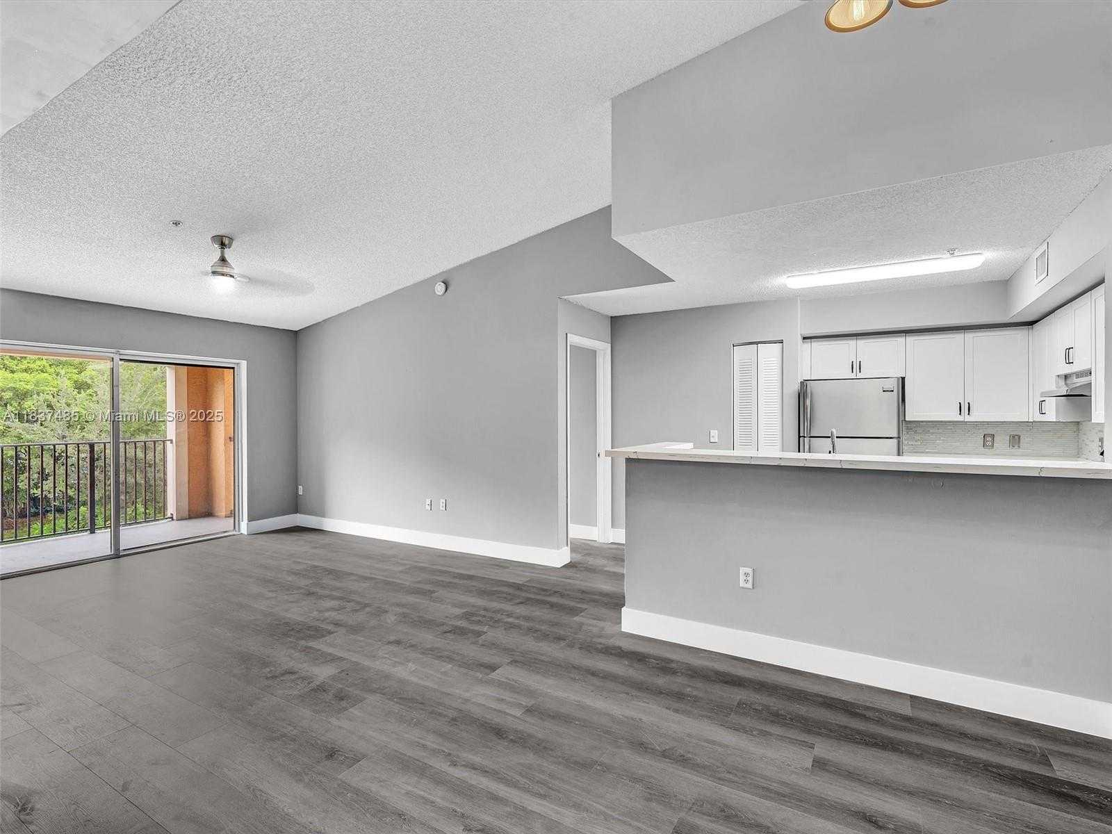 Small Image of 2071 RENAISSANCE BLVD #303, Miramar Number 8