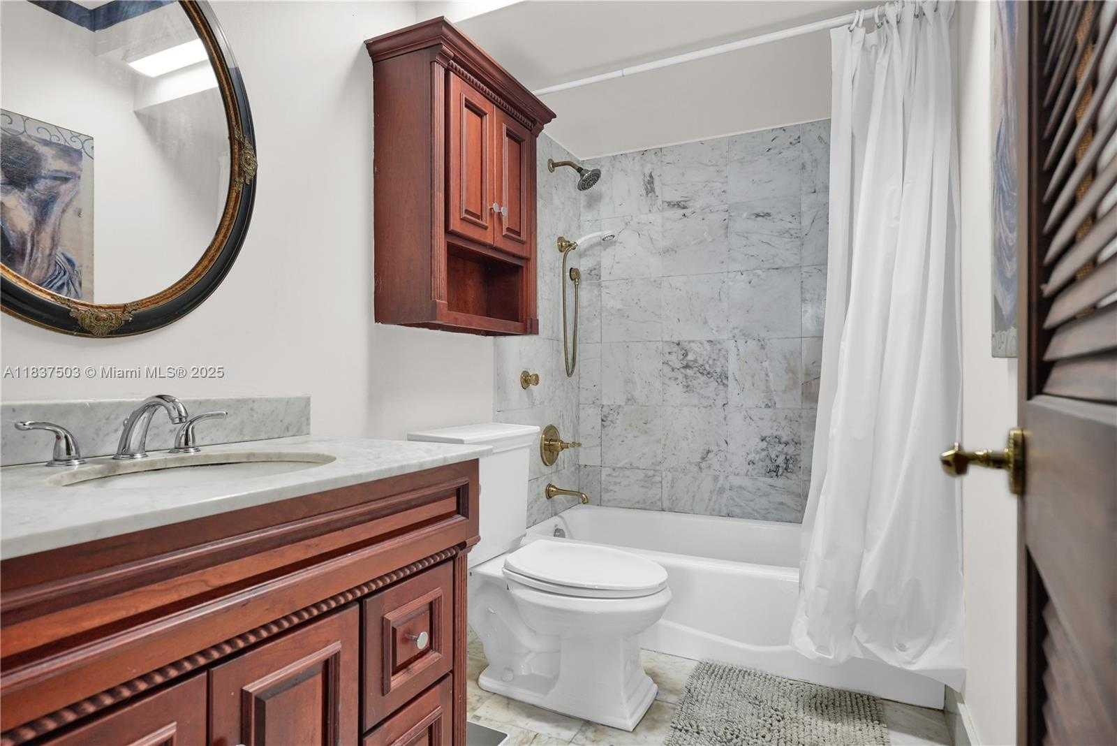 Small Image of 5005 COLLINS AVE #325, Miami Beach Number 6