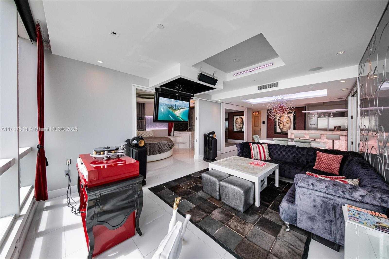 Small Image of 100 SOUTH POINTE DR #3002, Miami Beach Number 11