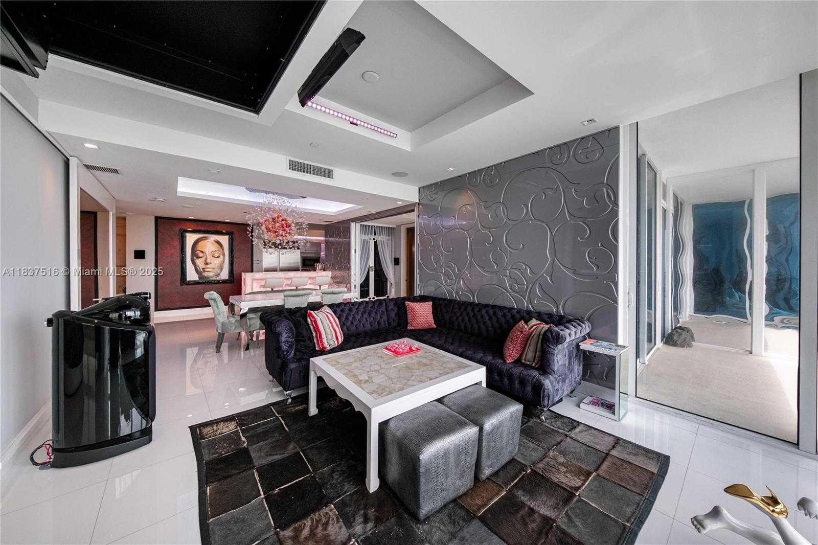 Small Image of 100 SOUTH POINTE DR #3002, Miami Beach Number 13