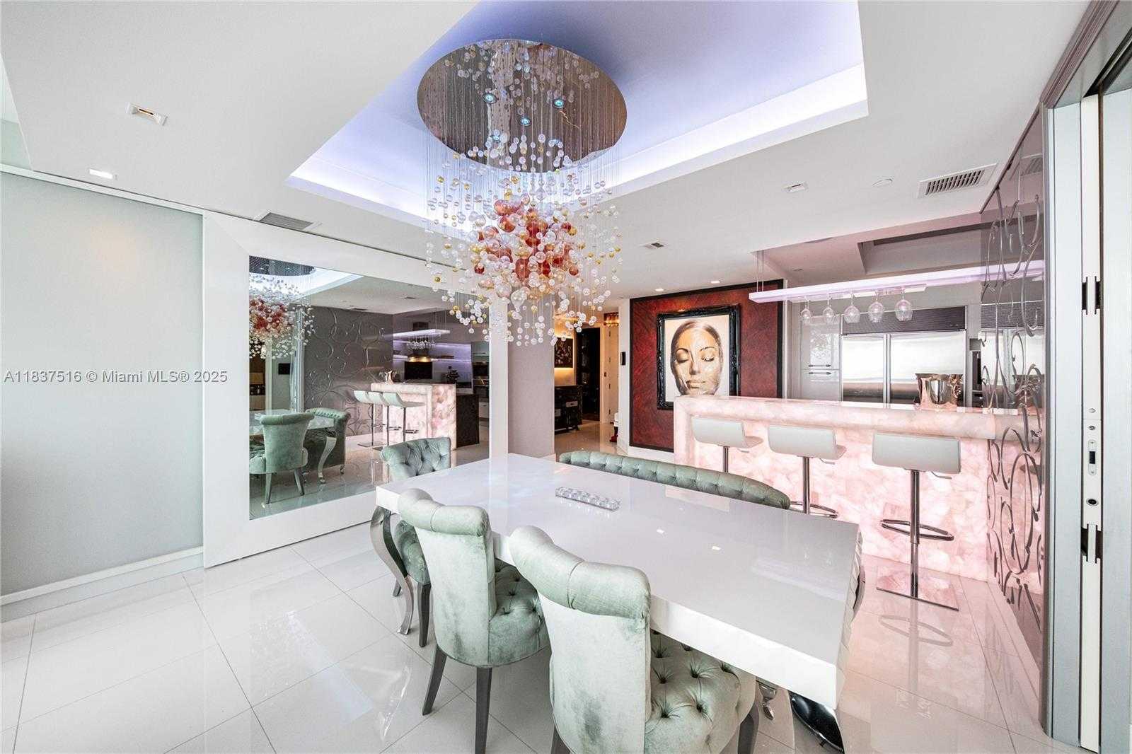 Small Image of 100 SOUTH POINTE DR #3002, Miami Beach Number 15