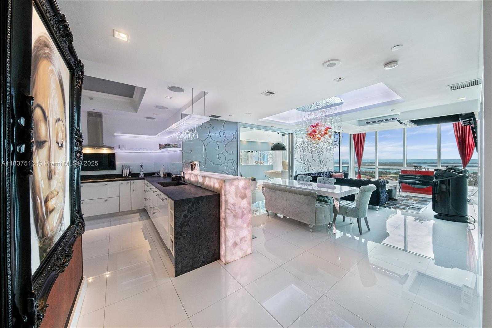 Small Image of 100 SOUTH POINTE DR #3002, Miami Beach Number 17