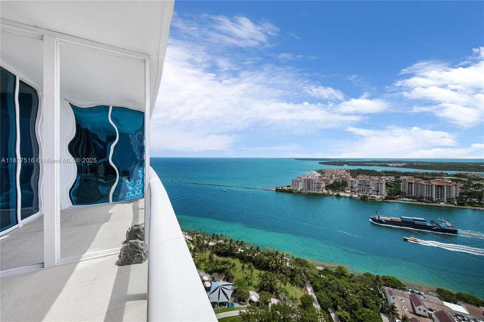 Small Image of 100 SOUTH POINTE DR #3002, Miami Beach Number 2