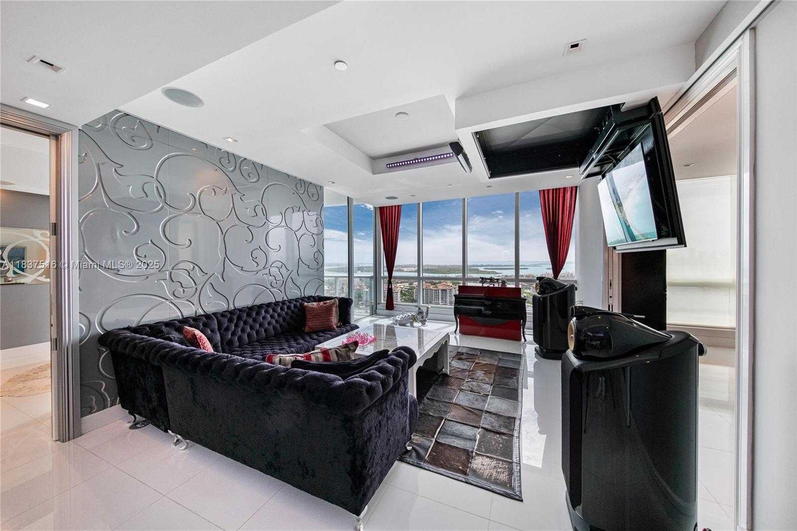 Small Image of 100 SOUTH POINTE DR #3002, Miami Beach Number 20