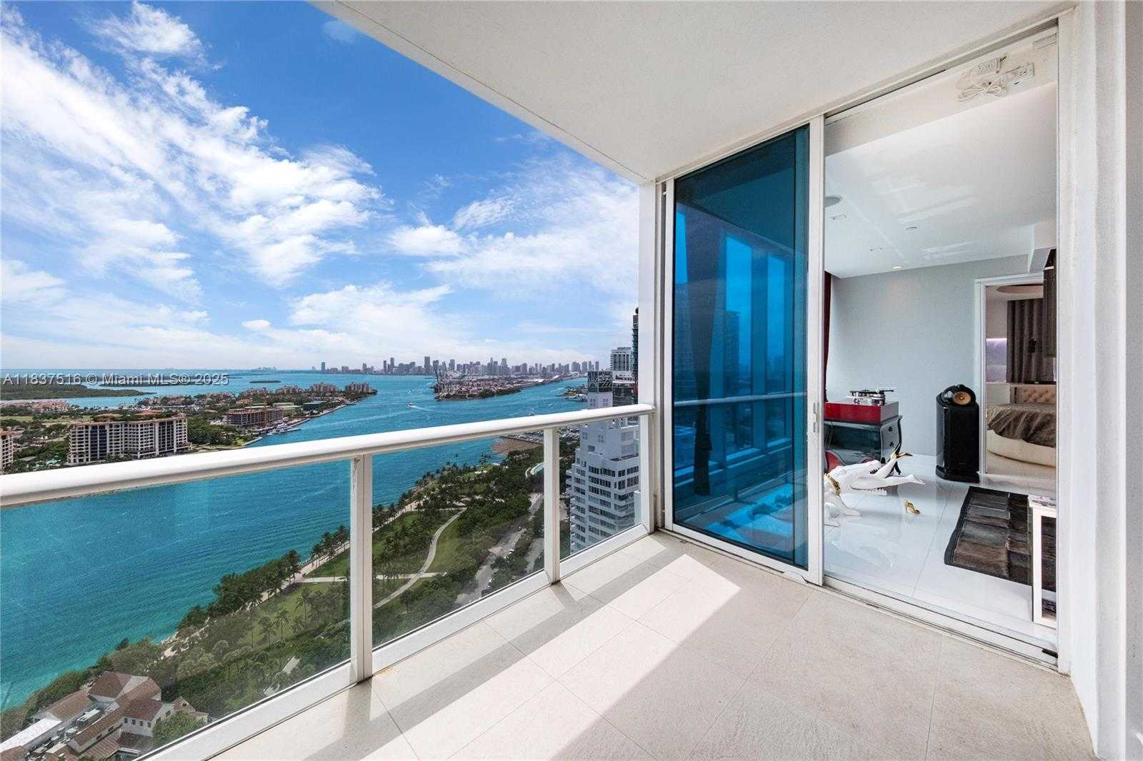 Small Image of 100 SOUTH POINTE DR #3002, Miami Beach Number 33