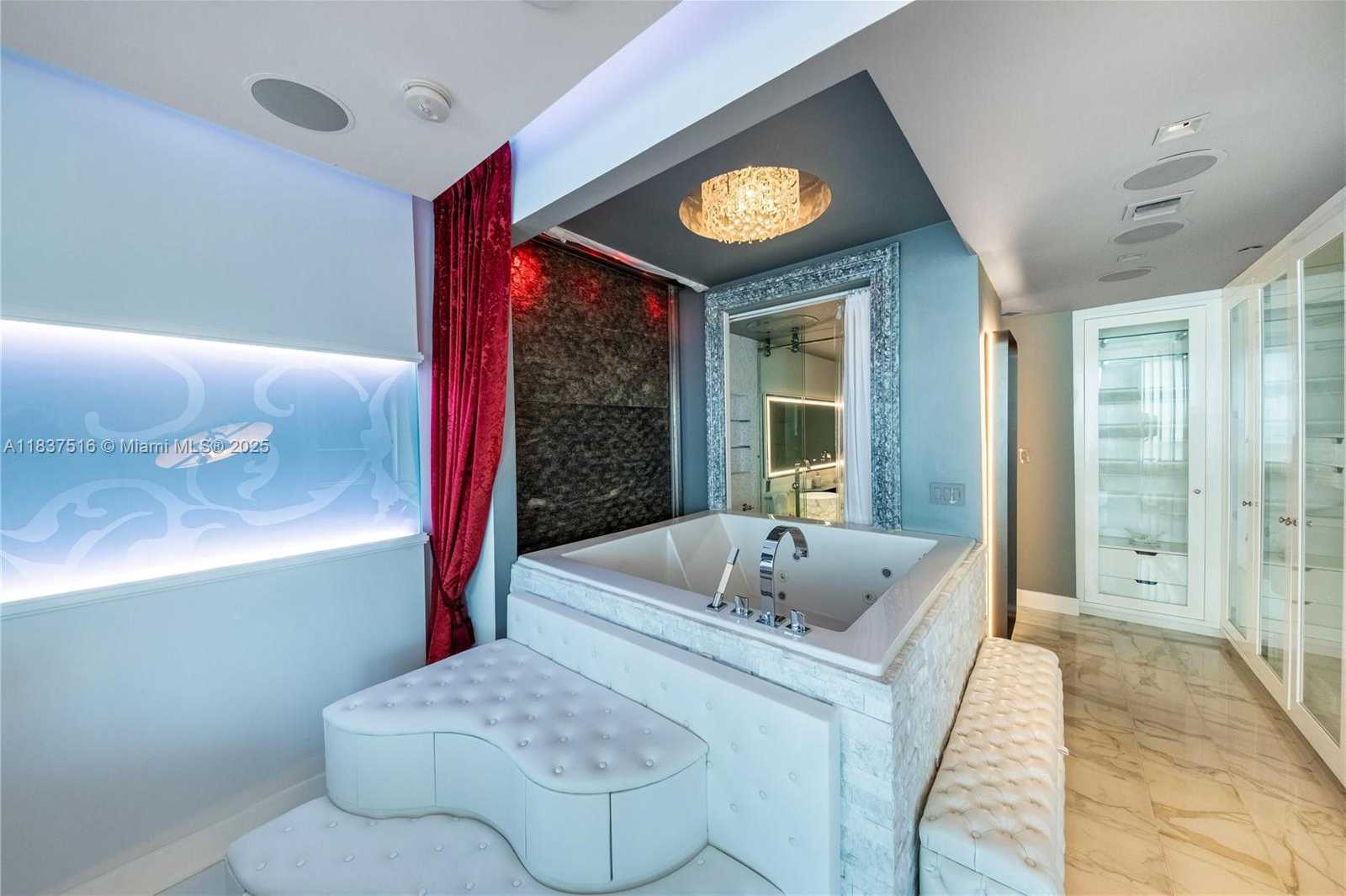 Small Image of 100 SOUTH POINTE DR #3002, Miami Beach Number 34