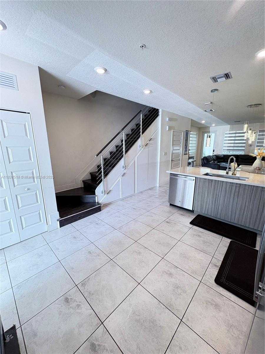 Small Image of 6421 NORTH WEST 102ND PATH #104, Doral Number 10