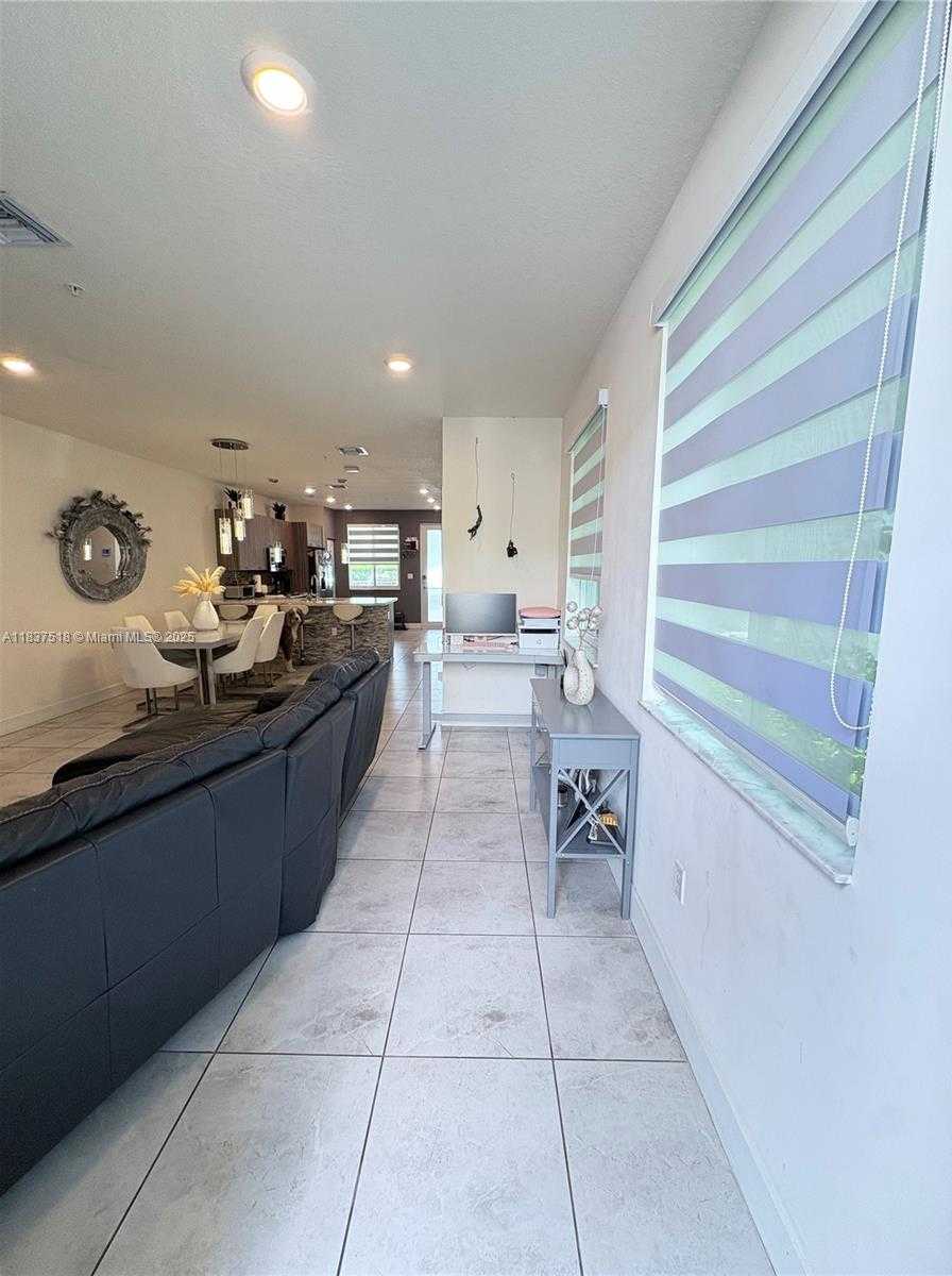 Small Image of 6421 NORTH WEST 102ND PATH #104, Doral Number 2