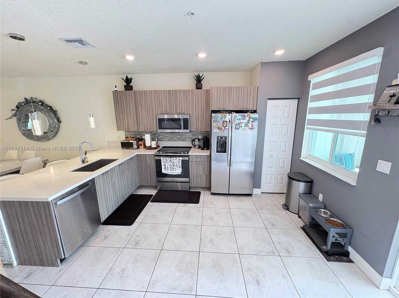 Small Image of 6421 NORTH WEST 102ND PATH #104, Doral Number 7