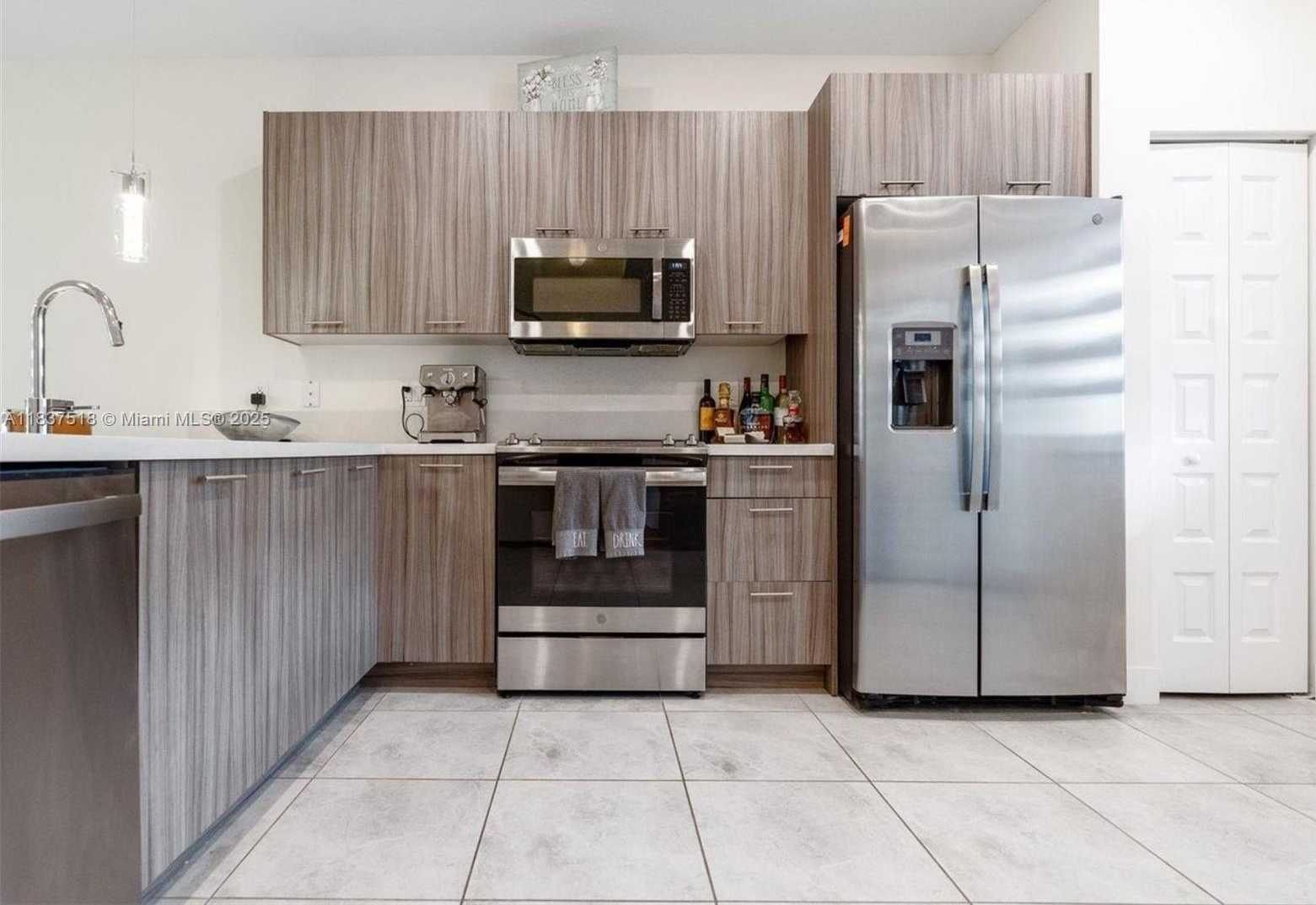 Small Image of 6421 NORTH WEST 102ND PATH #104, Doral Number 8