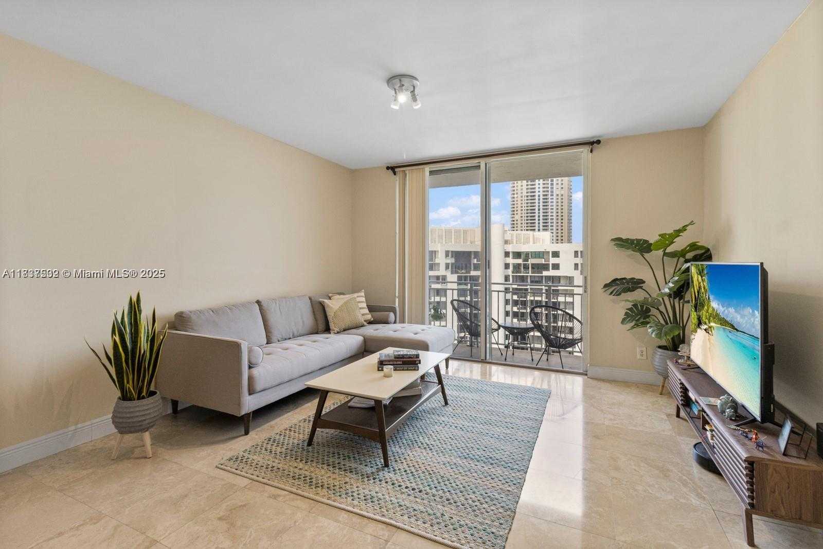Small Image of 770 CLAUGHTON ISLAND DR #PH21, Miami Number 3