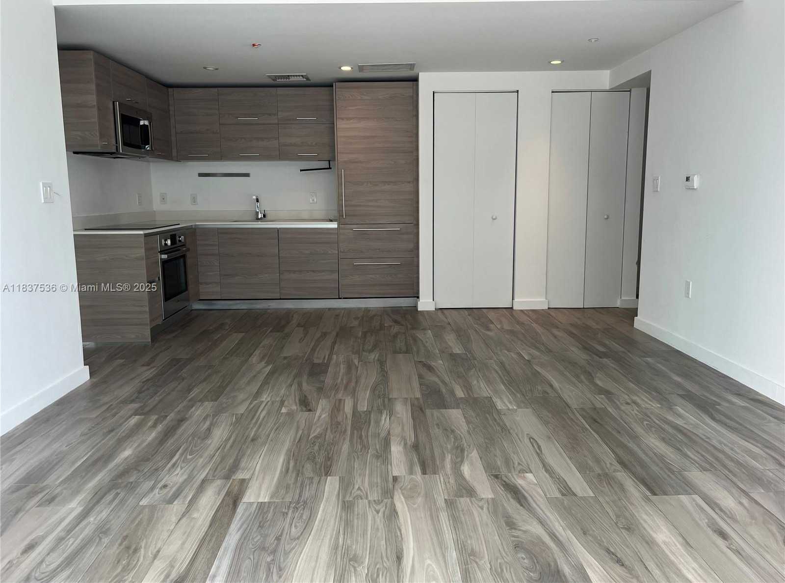 Small Image of 1300 SOUTH MIAMI AVE #1207, Miami Number 7