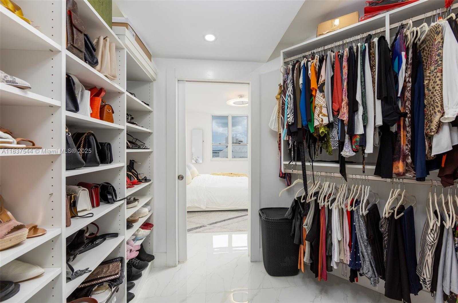 Small Image of 701 BRICKELL KEY BLVD #2011, Miami Number 13