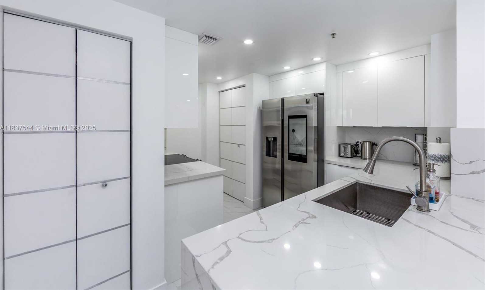 Small Image of 701 BRICKELL KEY BLVD #2011, Miami Number 5