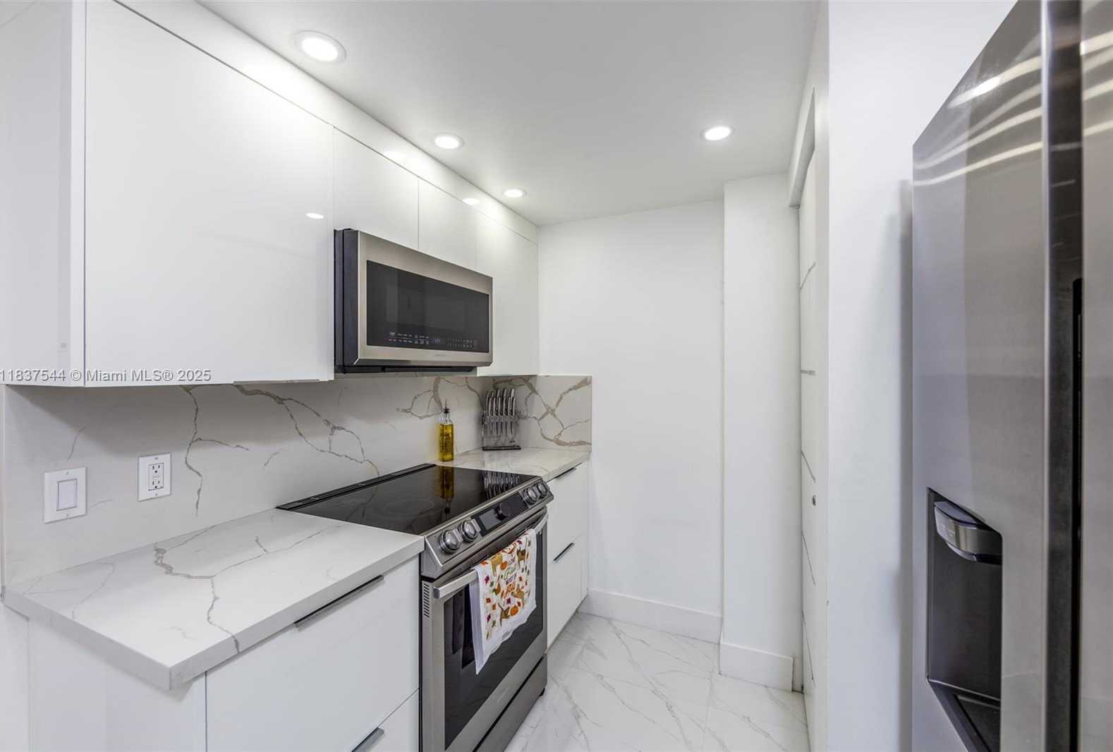 Small Image of 701 BRICKELL KEY BLVD #2011, Miami Number 7