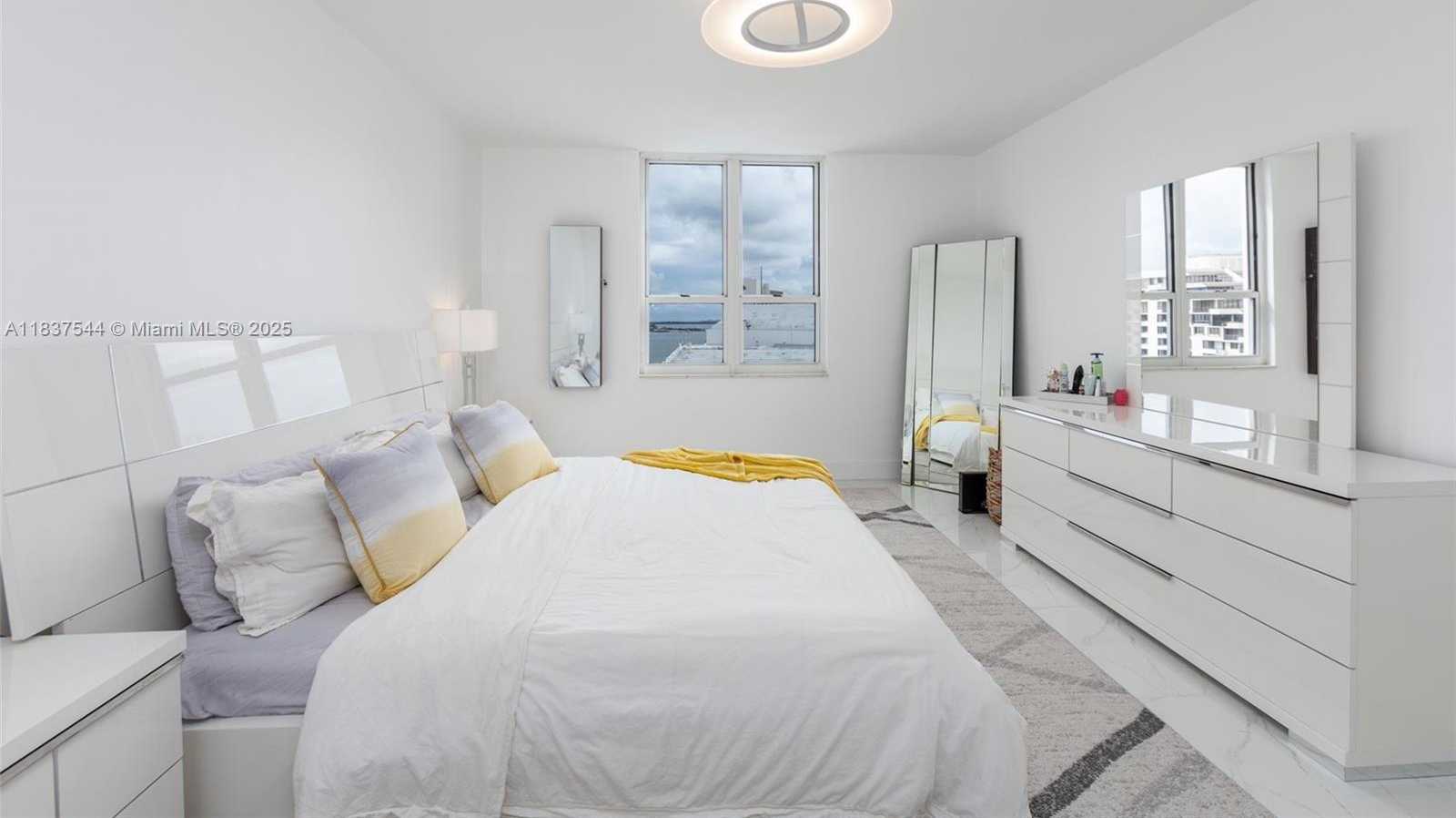 Small Image of 701 BRICKELL KEY BLVD #2011, Miami Number 8