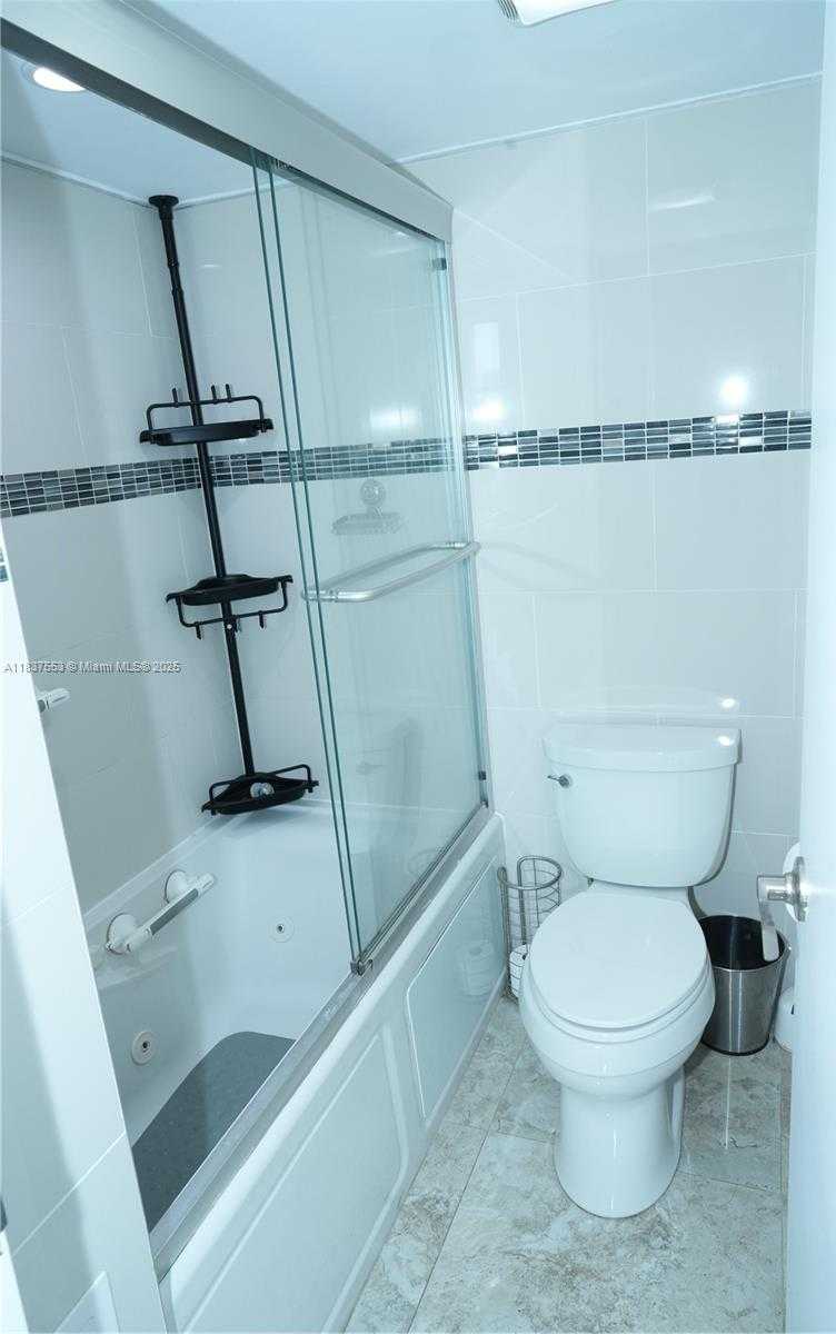 Small Image of 3675 NORTH COUNTRY CLUB DR #1907, Aventura Number 14
