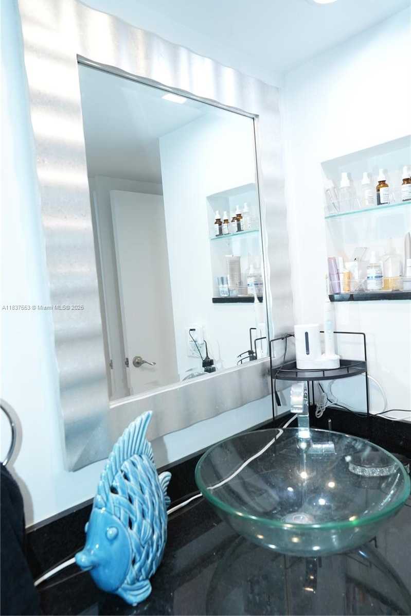 Small Image of 3675 NORTH COUNTRY CLUB DR #1907, Aventura Number 16
