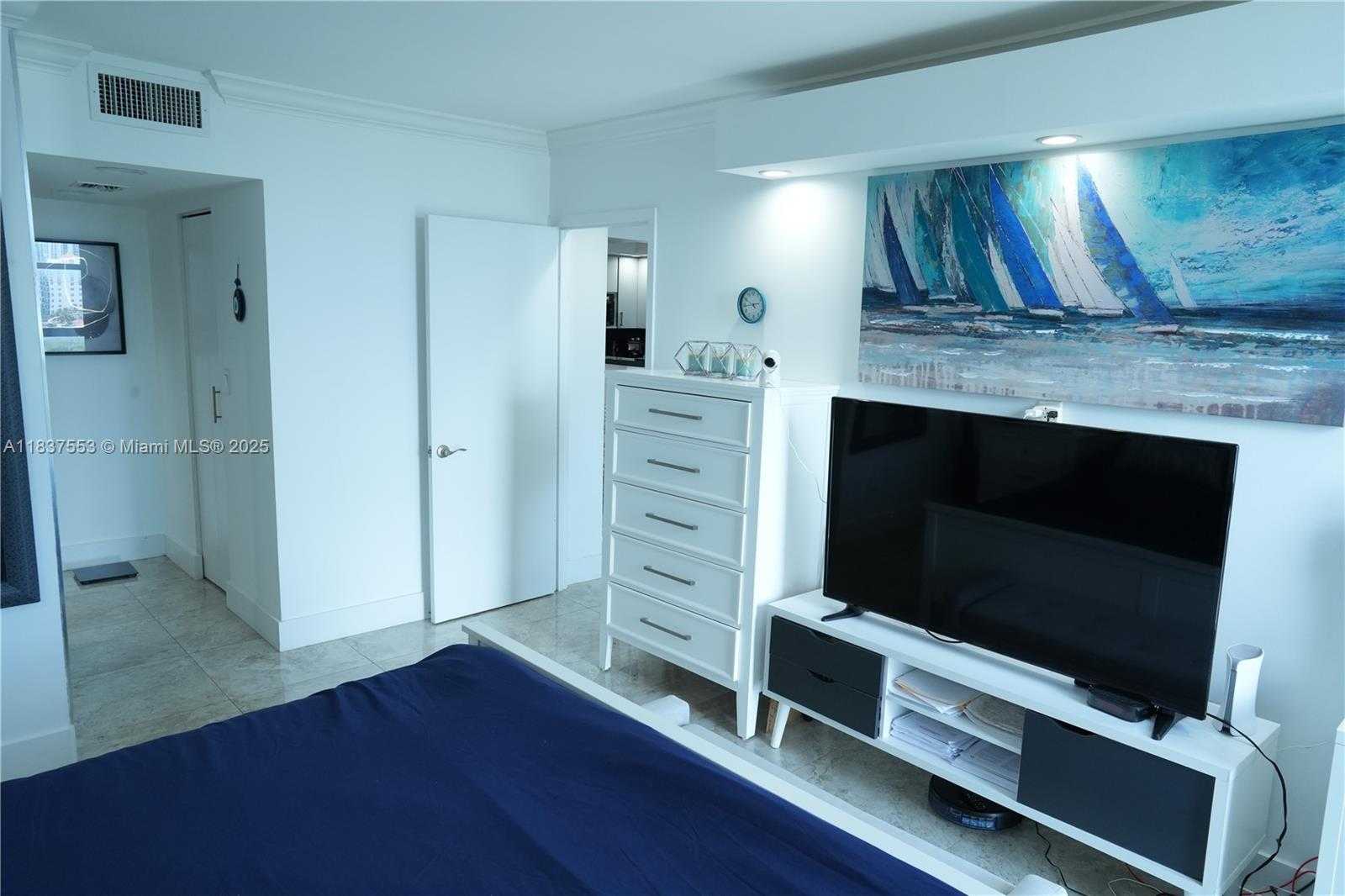 Small Image of 3675 NORTH COUNTRY CLUB DR #1907, Aventura Number 18