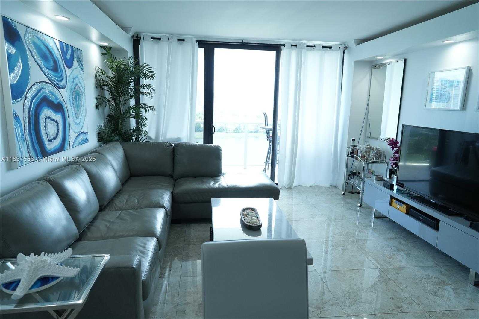 Small Image of 3675 NORTH COUNTRY CLUB DR #1907, Aventura Number 4