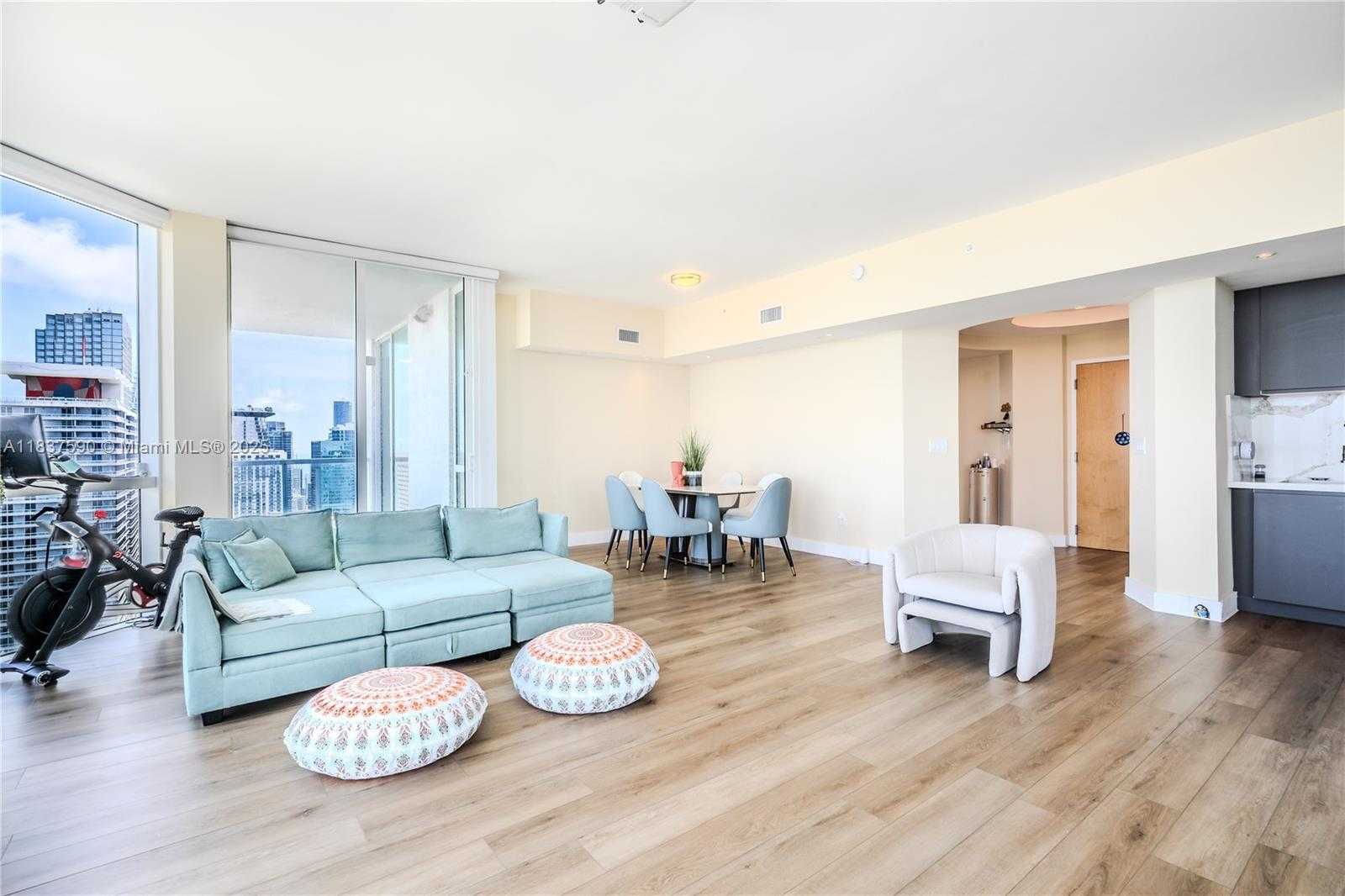 Small Image of 244 BISCAYNE BLVD #4803, Miami Number 10