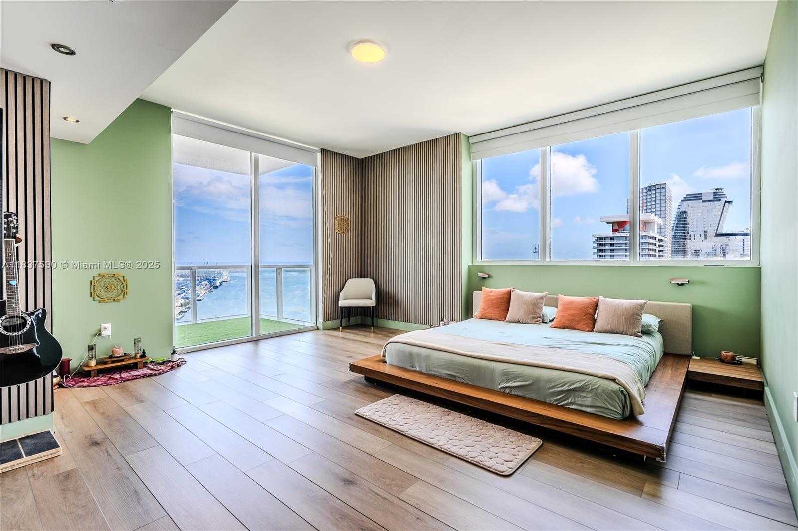 Small Image of 244 BISCAYNE BLVD #4803, Miami Number 13
