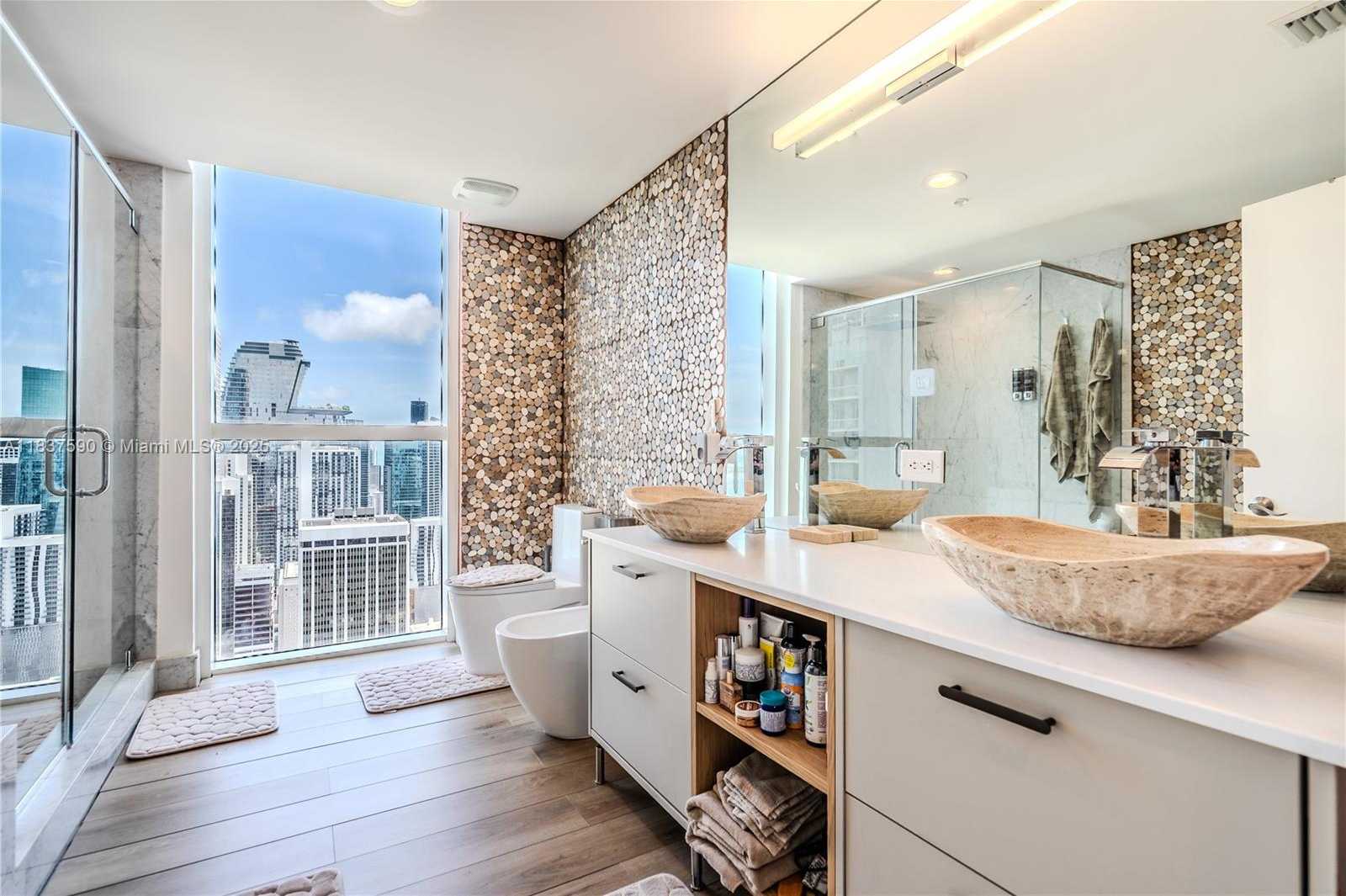Small Image of 244 BISCAYNE BLVD #4803, Miami Number 15
