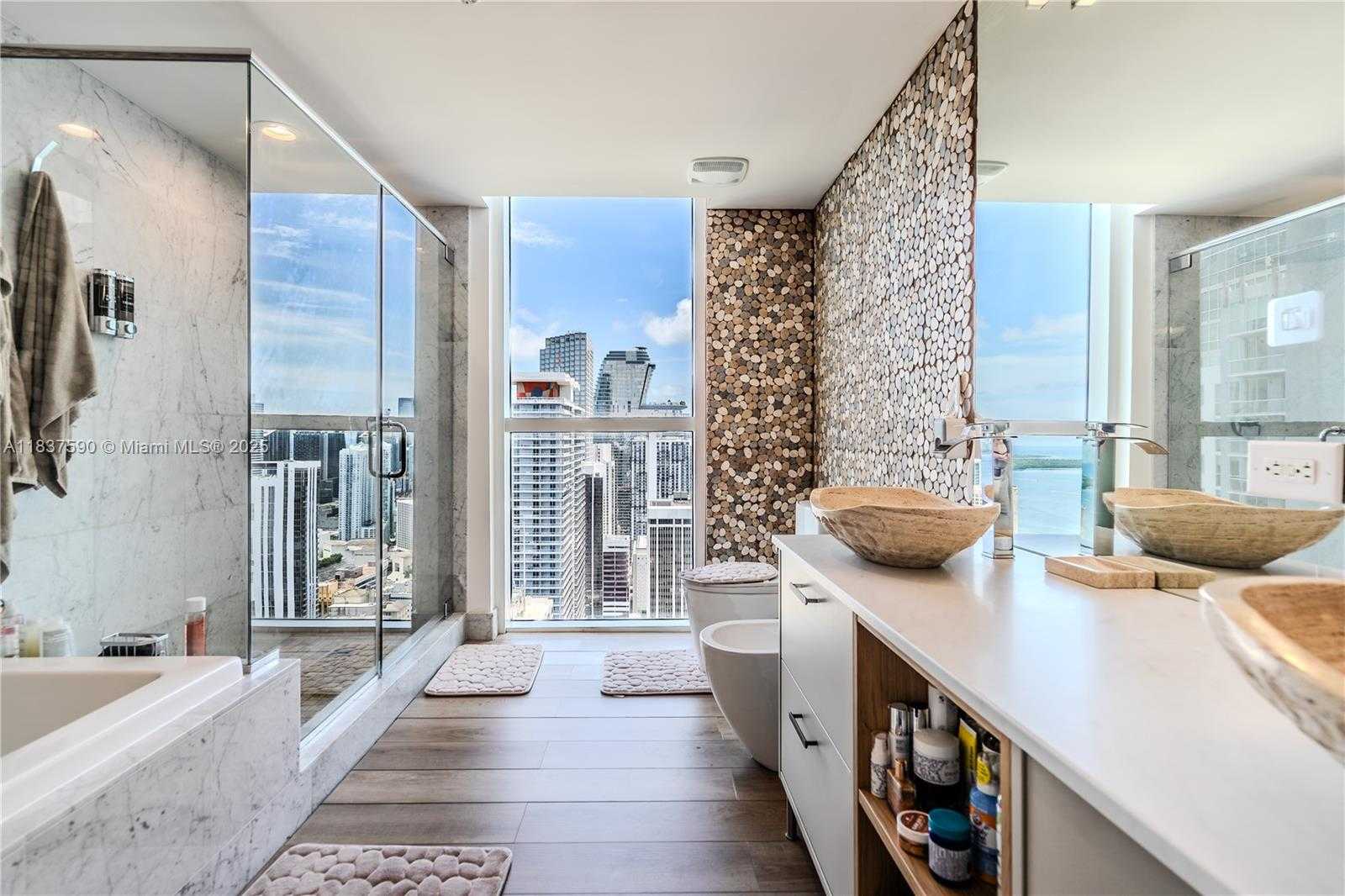 Small Image of 244 BISCAYNE BLVD #4803, Miami Number 16