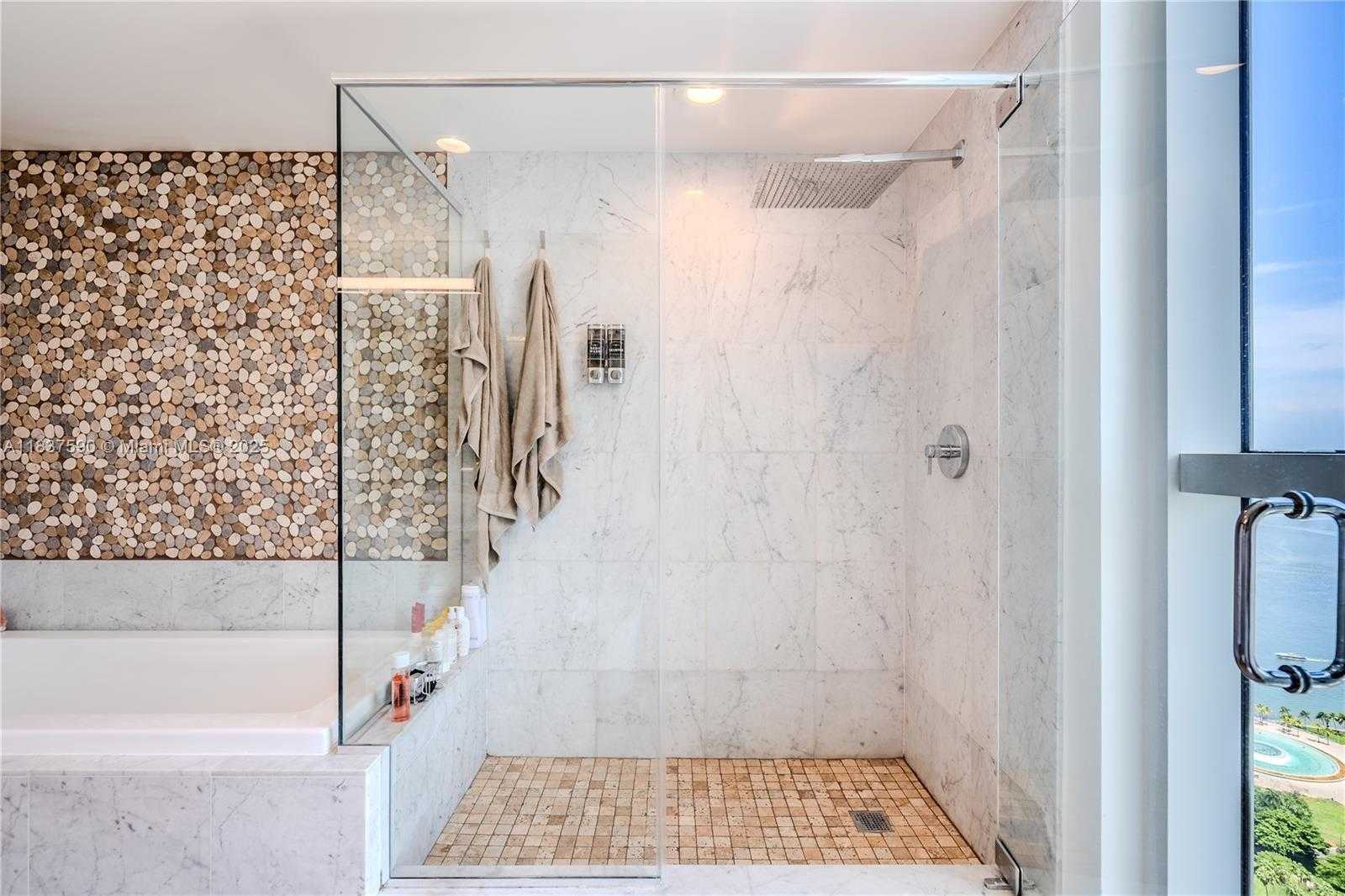 Small Image of 244 BISCAYNE BLVD #4803, Miami Number 17