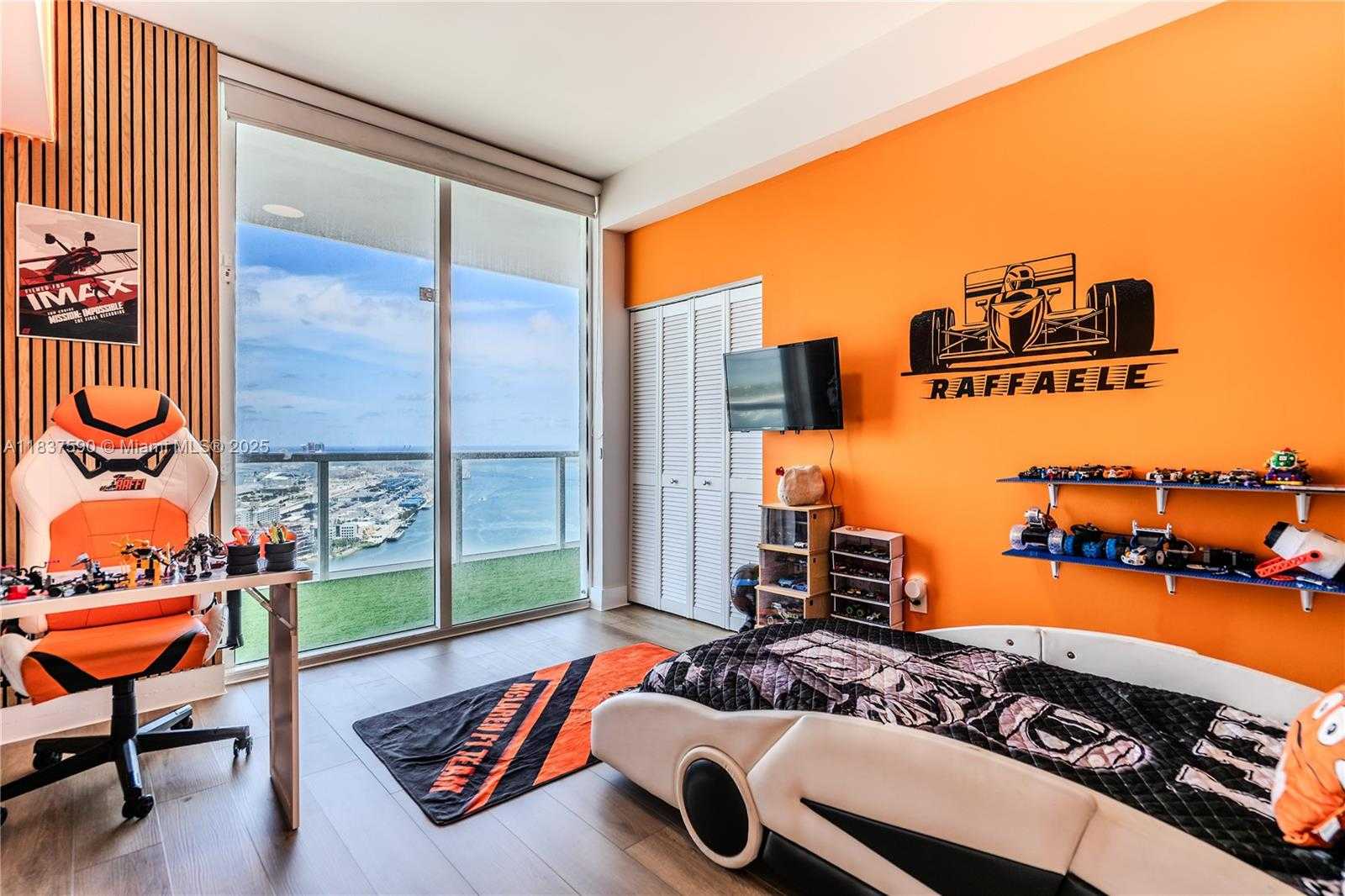 Small Image of 244 BISCAYNE BLVD #4803, Miami Number 21