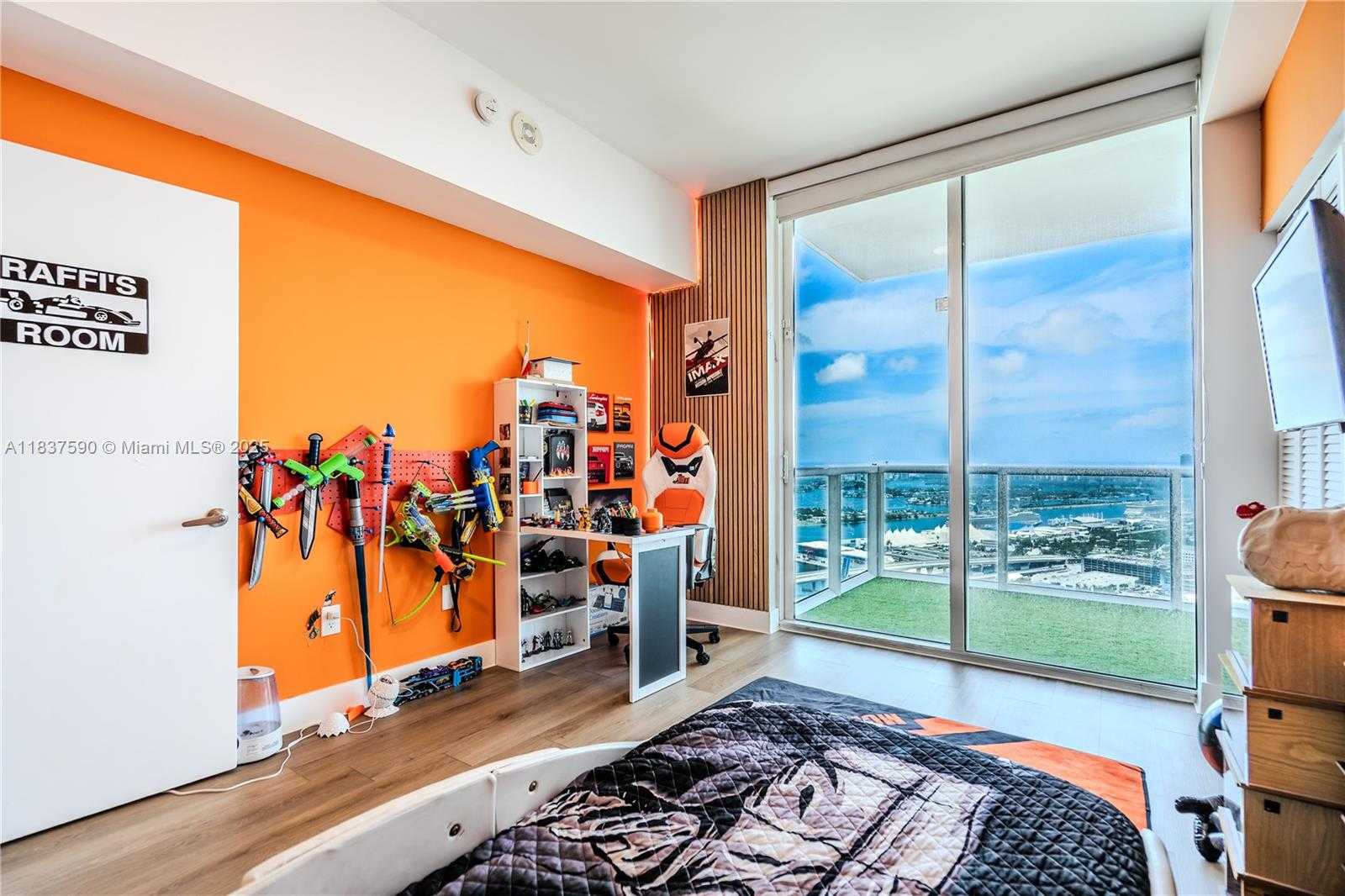 Small Image of 244 BISCAYNE BLVD #4803, Miami Number 22