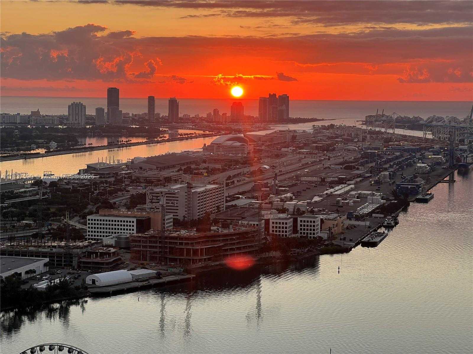 Small Image of 244 BISCAYNE BLVD #4803, Miami Number 29