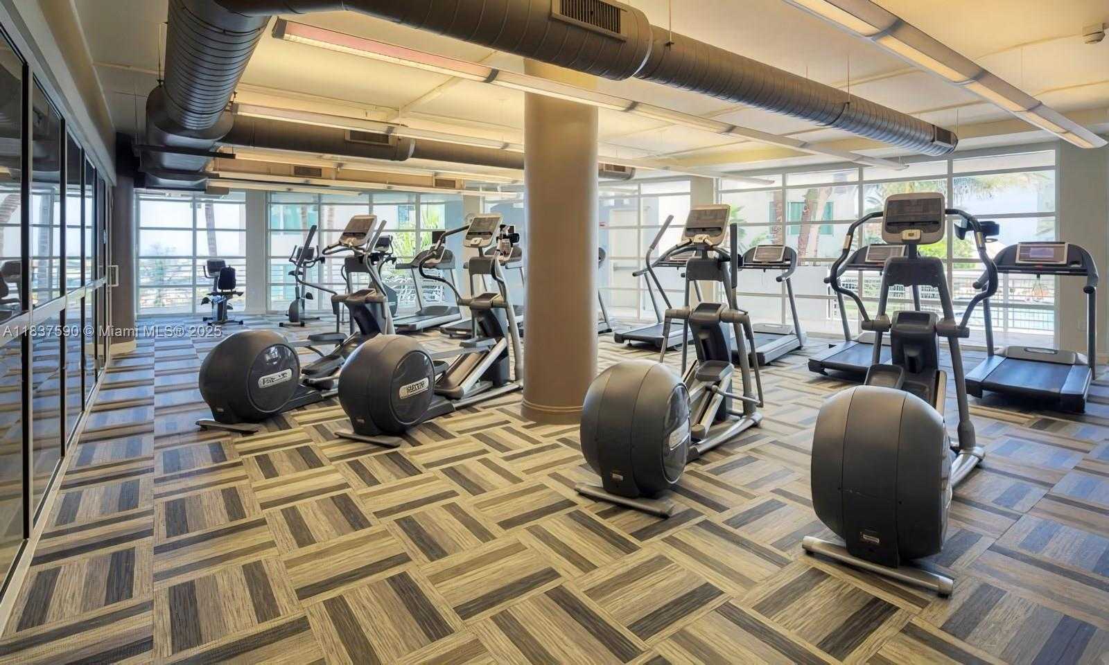 Small Image of 244 BISCAYNE BLVD #4803, Miami Number 37
