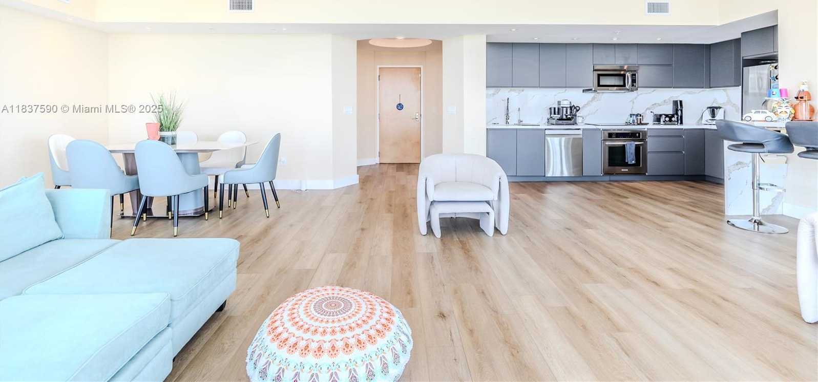 Small Image of 244 BISCAYNE BLVD #4803, Miami Number 8