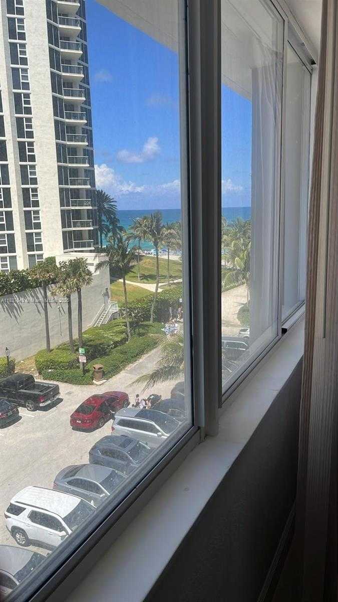 Small Image of 19201 COLLINS AVE #330, Sunny Isles Beach Number 4