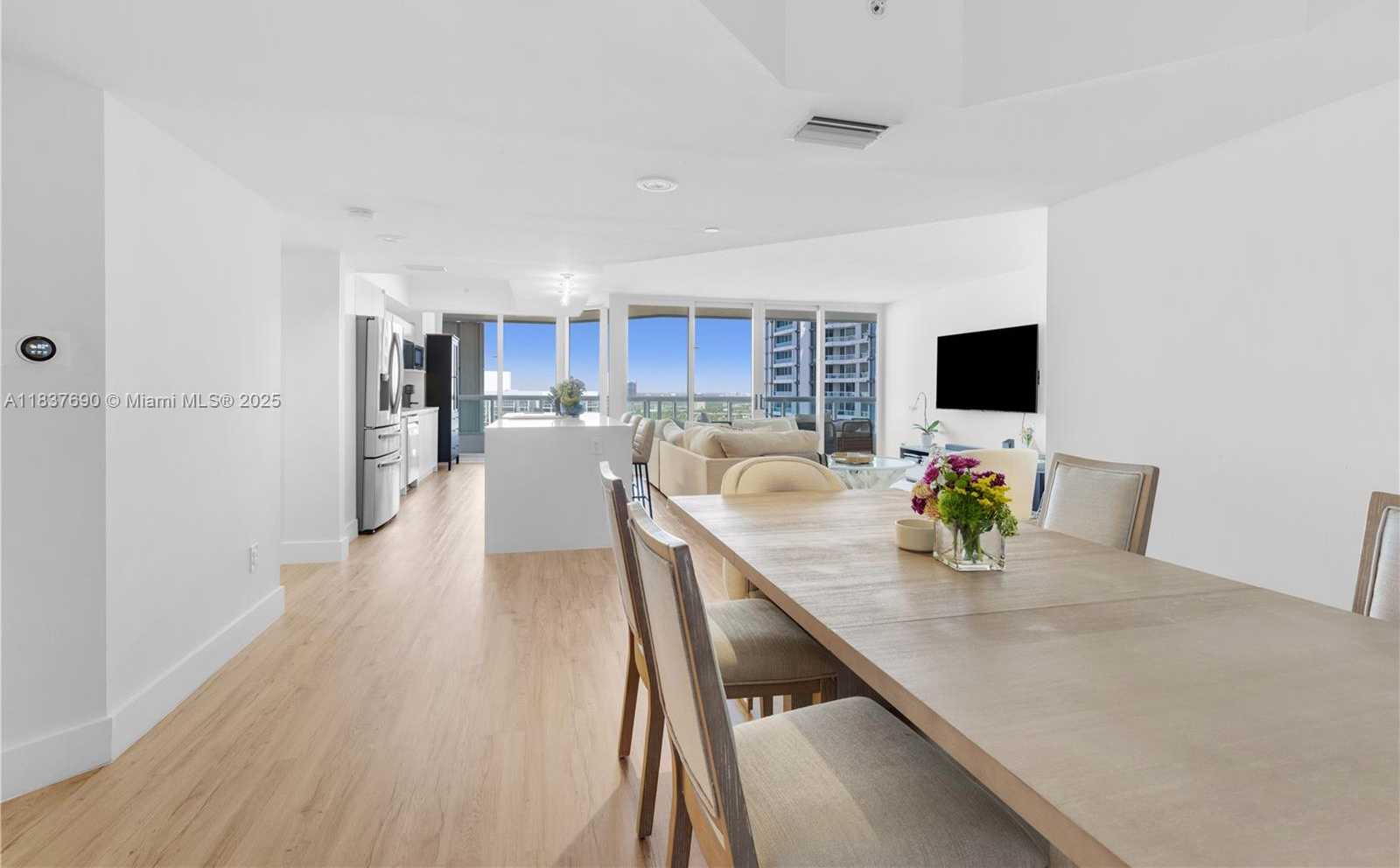 Small Image of 21055 YACHT CLUB DR #2203, Aventura Number 5