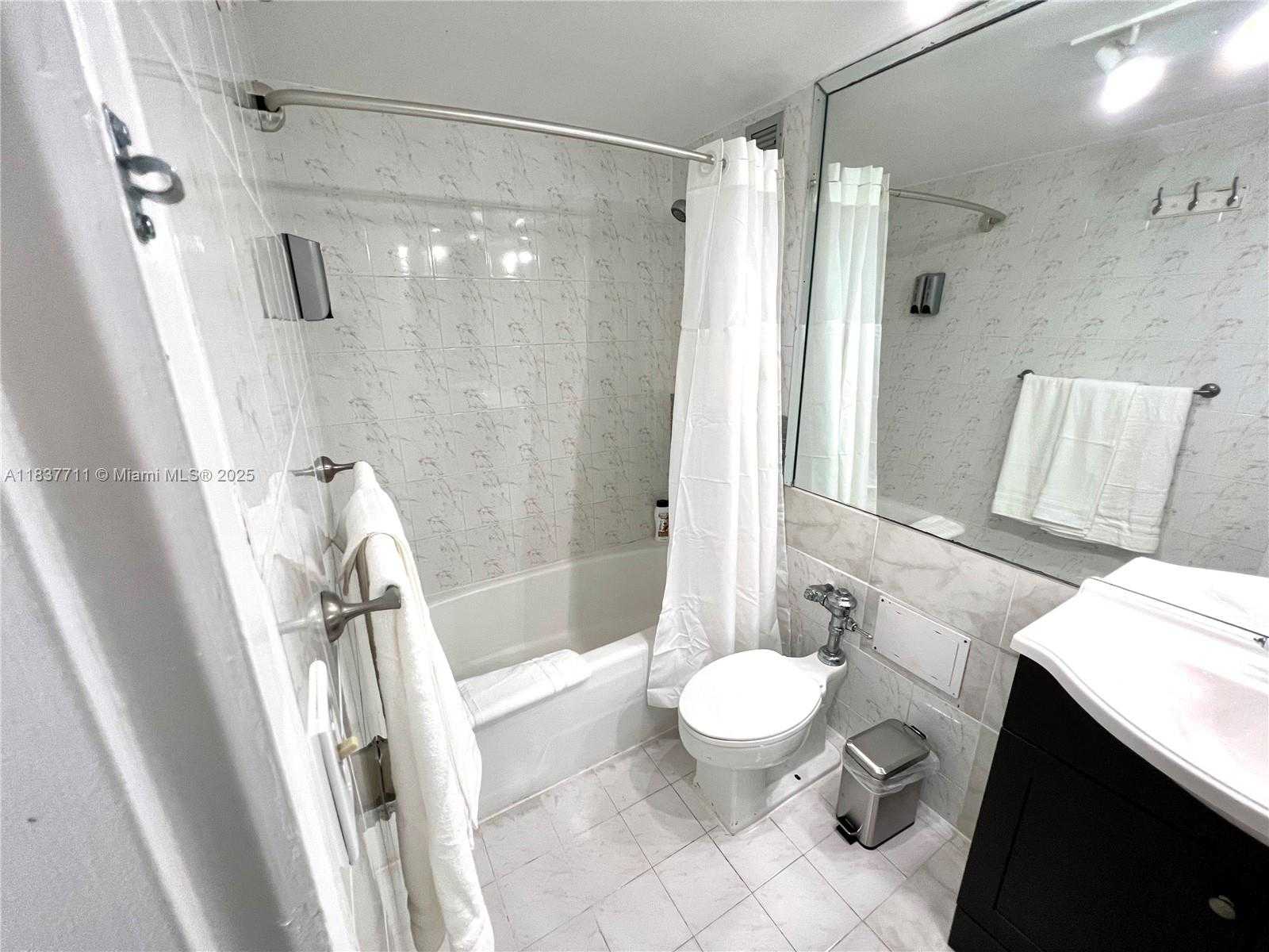Small Image of 5445 COLLINS AVE #1515, Miami Beach Number 10