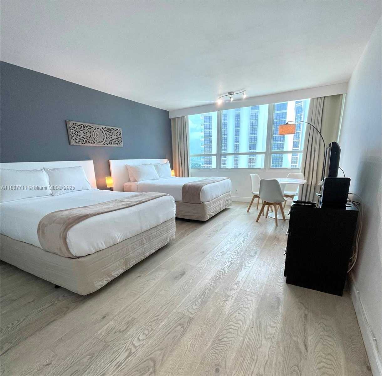 Small Image of 5445 COLLINS AVE #1515, Miami Beach Number 11