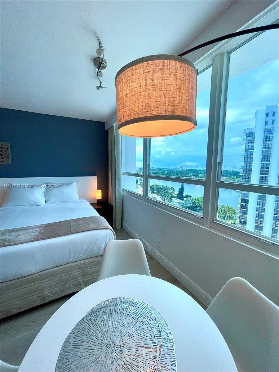 Small Image of 5445 COLLINS AVE #1515, Miami Beach Number 14