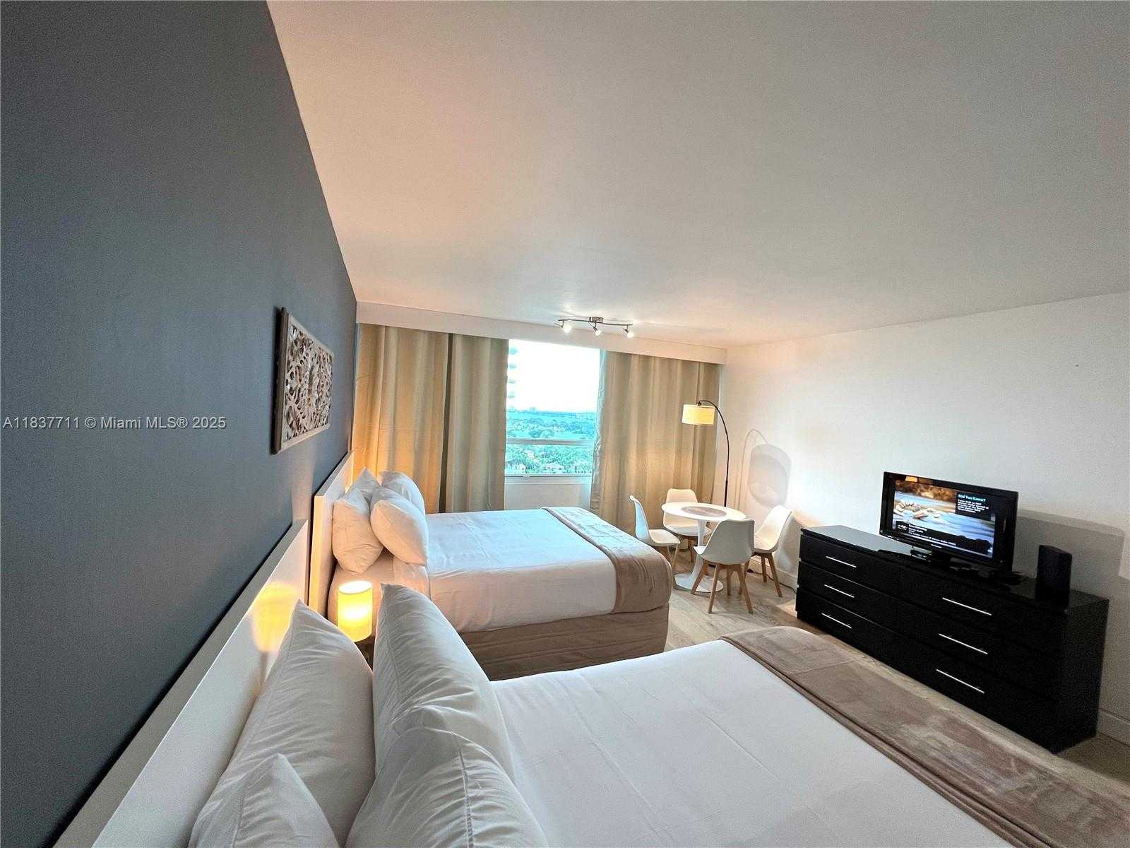 Small Image of 5445 COLLINS AVE #1515, Miami Beach Number 25