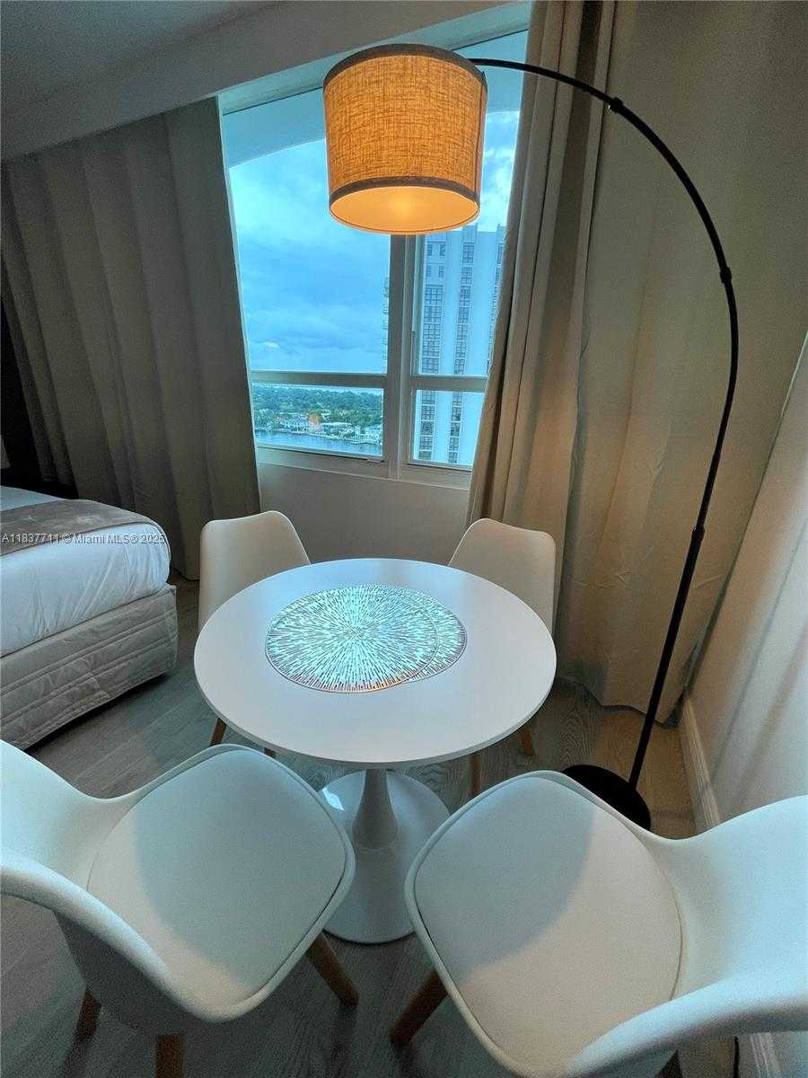 Small Image of 5445 COLLINS AVE #1515, Miami Beach Number 26