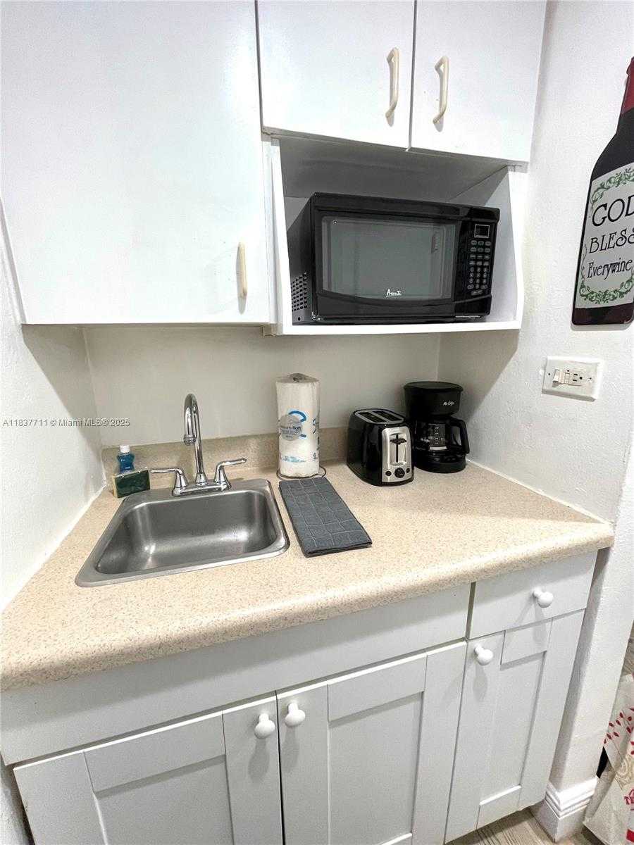Small Image of 5445 COLLINS AVE #1515, Miami Beach Number 34