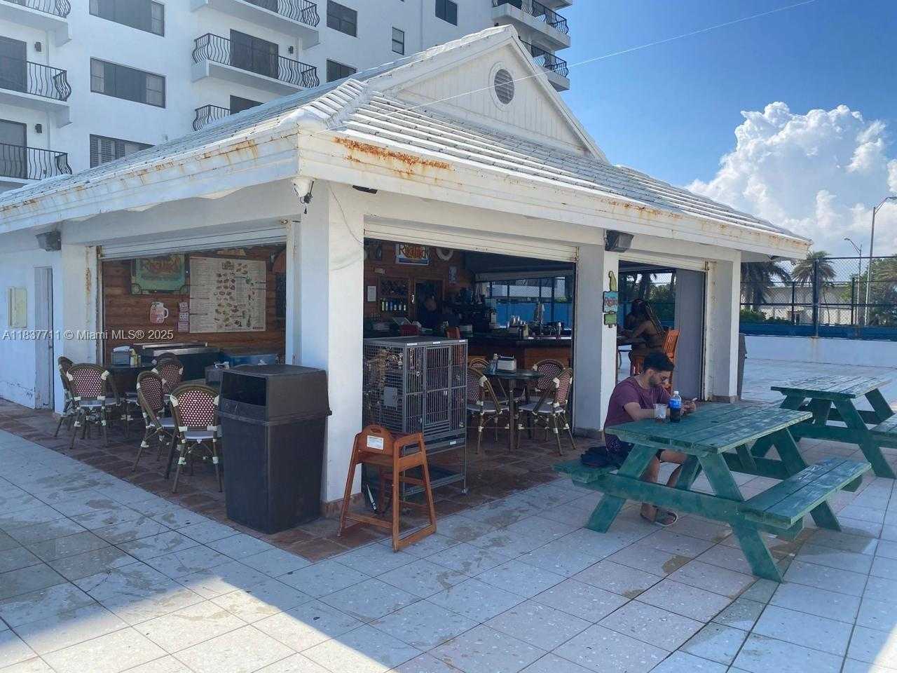 Small Image of 5445 COLLINS AVE #1515, Miami Beach Number 37