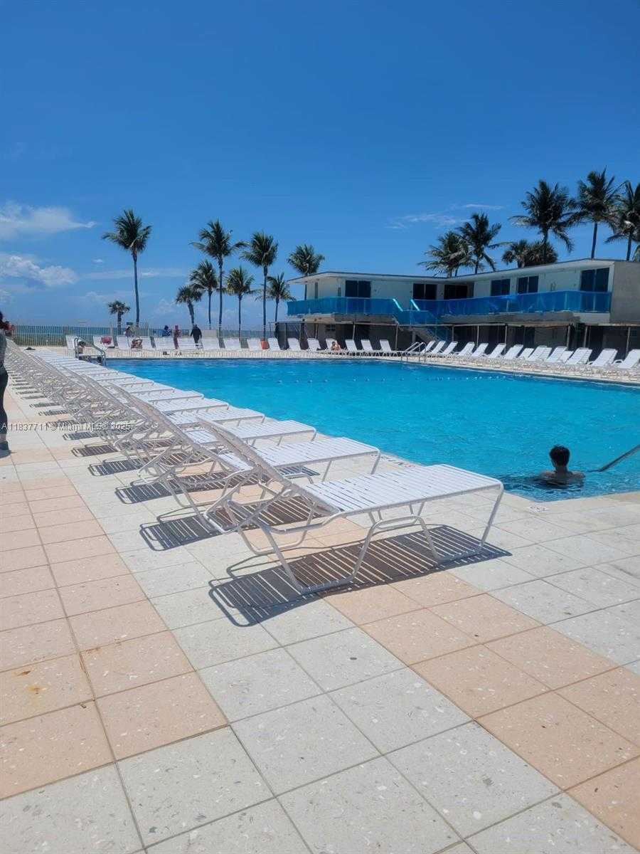 Small Image of 5445 COLLINS AVE #1515, Miami Beach Number 41