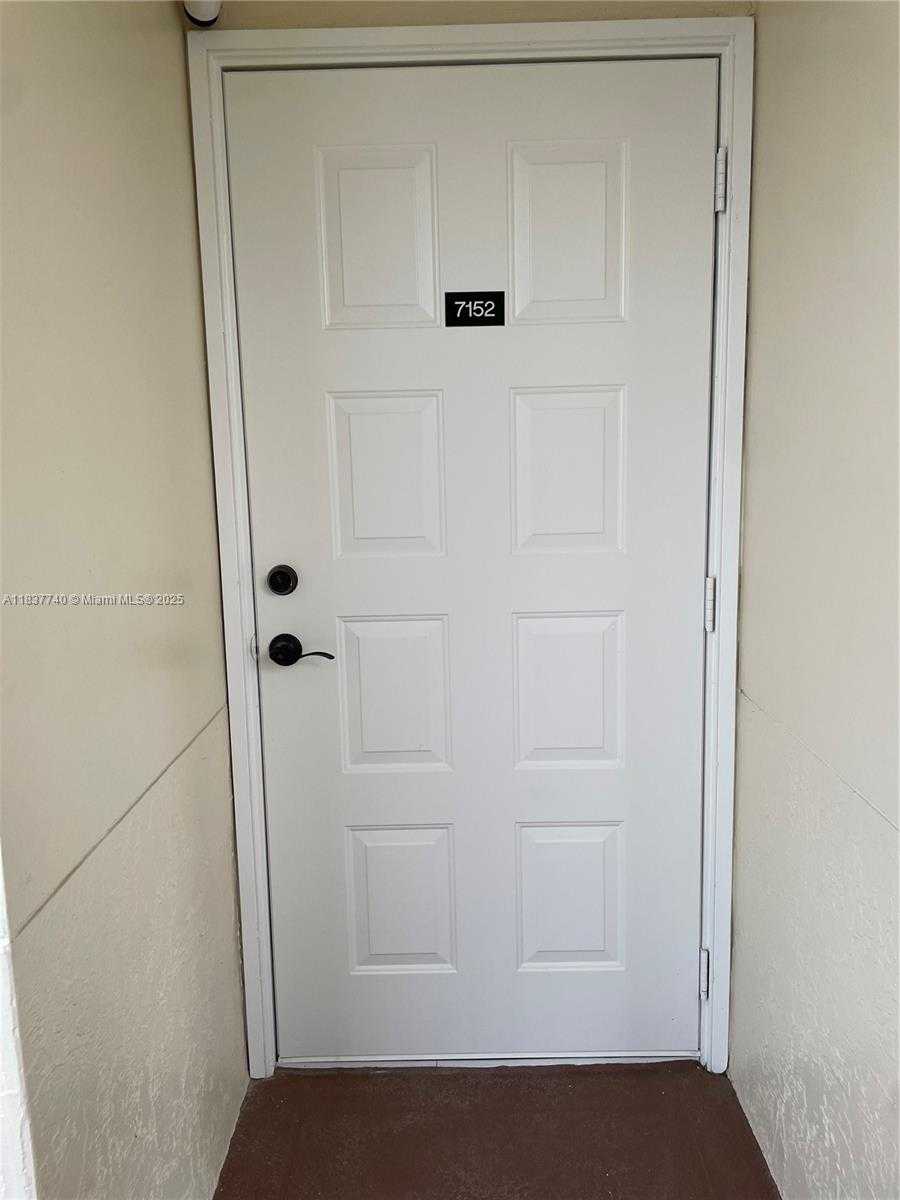 Small Image of 7152 SOUTH DEVON DR #304, Tamarac Number 1