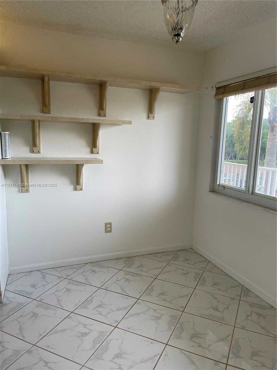 Small Image of 7152 SOUTH DEVON DR #304, Tamarac Number 3