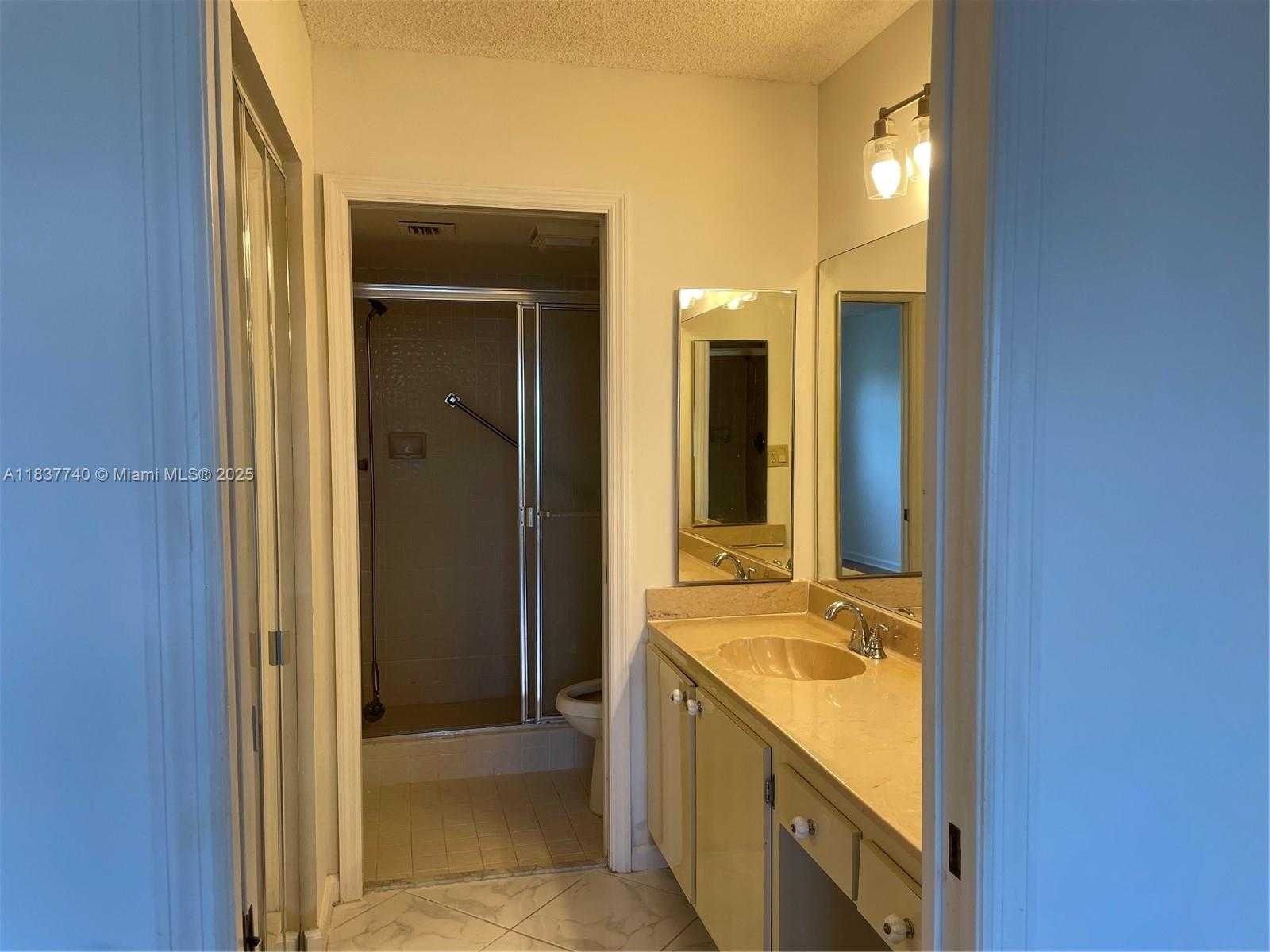 Small Image of 7152 SOUTH DEVON DR #304, Tamarac Number 9