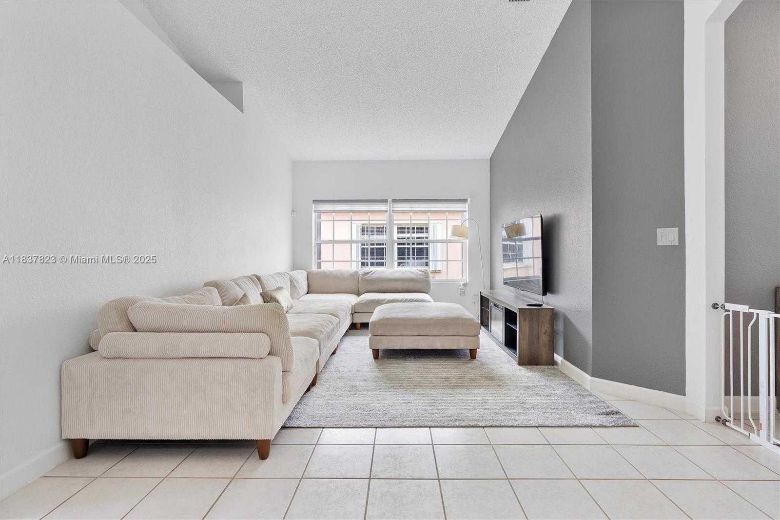 Small Image of 10273 SOUTH WEST 162ND CT, Miami Number 10